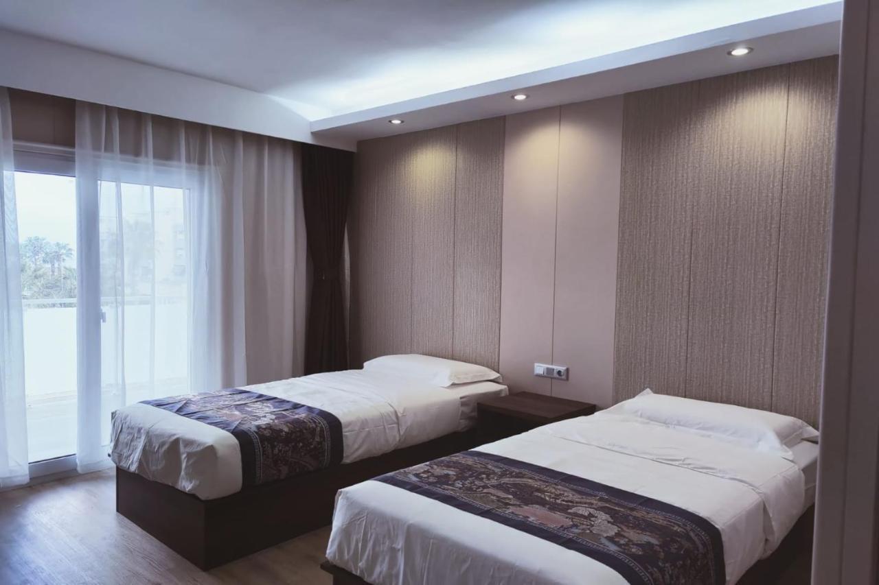 Hotel Nueva Europa โตโรเดมบาร์รา ภายนอก รูปภาพ