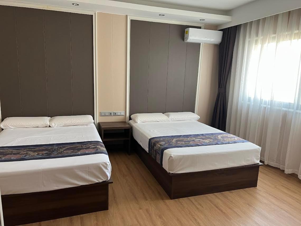 Hotel Nueva Europa โตโรเดมบาร์รา ภายนอก รูปภาพ